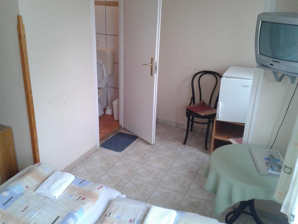 Deak Vendeghaz Apartman Hotel Hajdúszoboszló Pokój zdjęcie