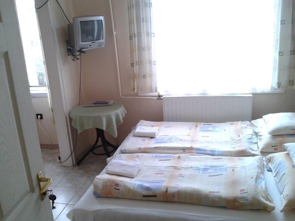 Deak Vendeghaz Apartman Hotel Hajdúszoboszló Pokój zdjęcie