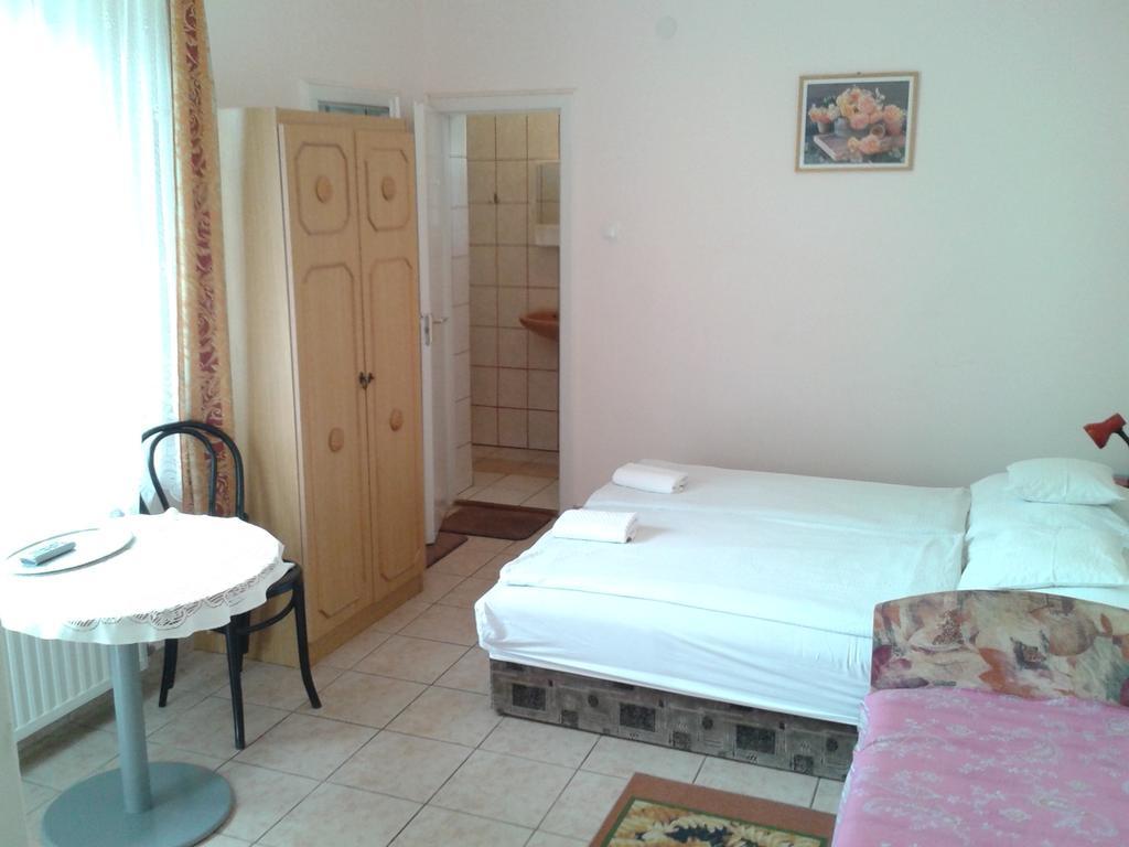 Deak Vendeghaz Apartman Hotel Hajdúszoboszló Pokój zdjęcie