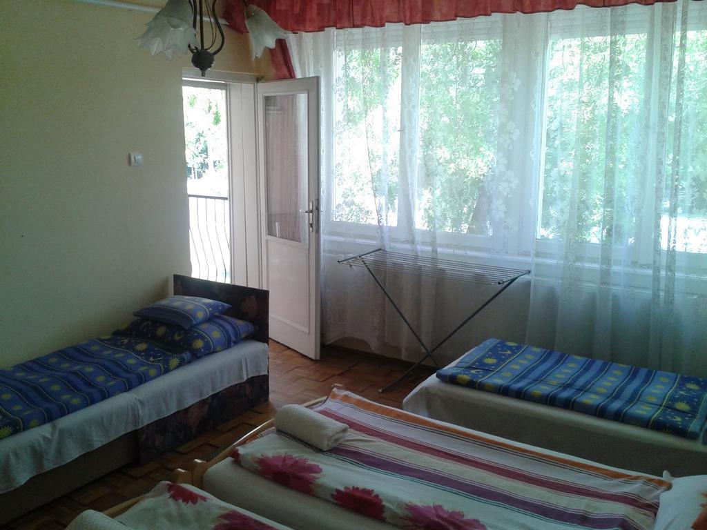 Deak Vendeghaz Apartman Hotel Hajdúszoboszló Pokój zdjęcie