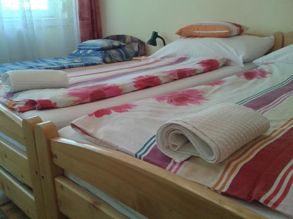 Deak Vendeghaz Apartman Hotel Hajdúszoboszló Pokój zdjęcie