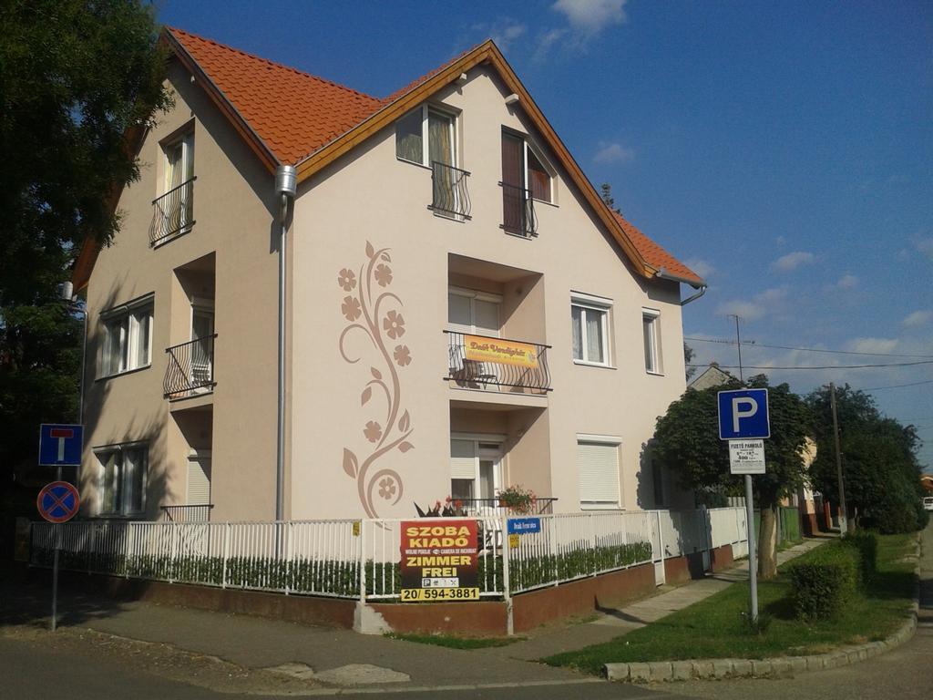 Deak Vendeghaz Apartman Hotel Hajdúszoboszló Zewnętrze zdjęcie