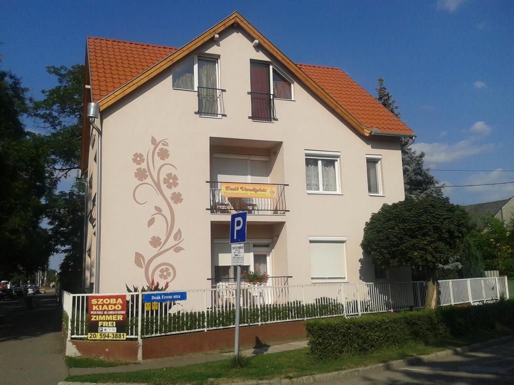 Deak Vendeghaz Apartman Hotel Hajdúszoboszló Zewnętrze zdjęcie