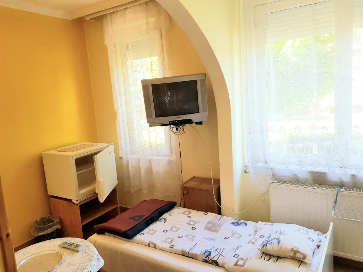 Deak Vendeghaz Apartman Hotel Hajdúszoboszló Zewnętrze zdjęcie
